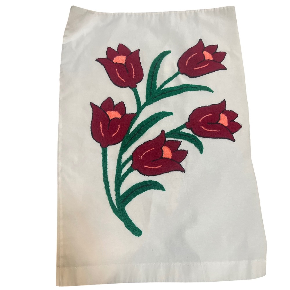 Vtg Pillow Case Needle Punch Red Tulip Latch hook Embroidered 28 x‎ 19